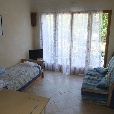Gite La Paillote Сен-Бонне-де-Монтору Екстер'єр фото