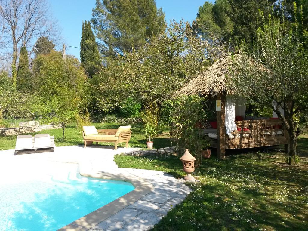 Gite La Paillote Сен-Бонне-де-Монтору Екстер'єр фото