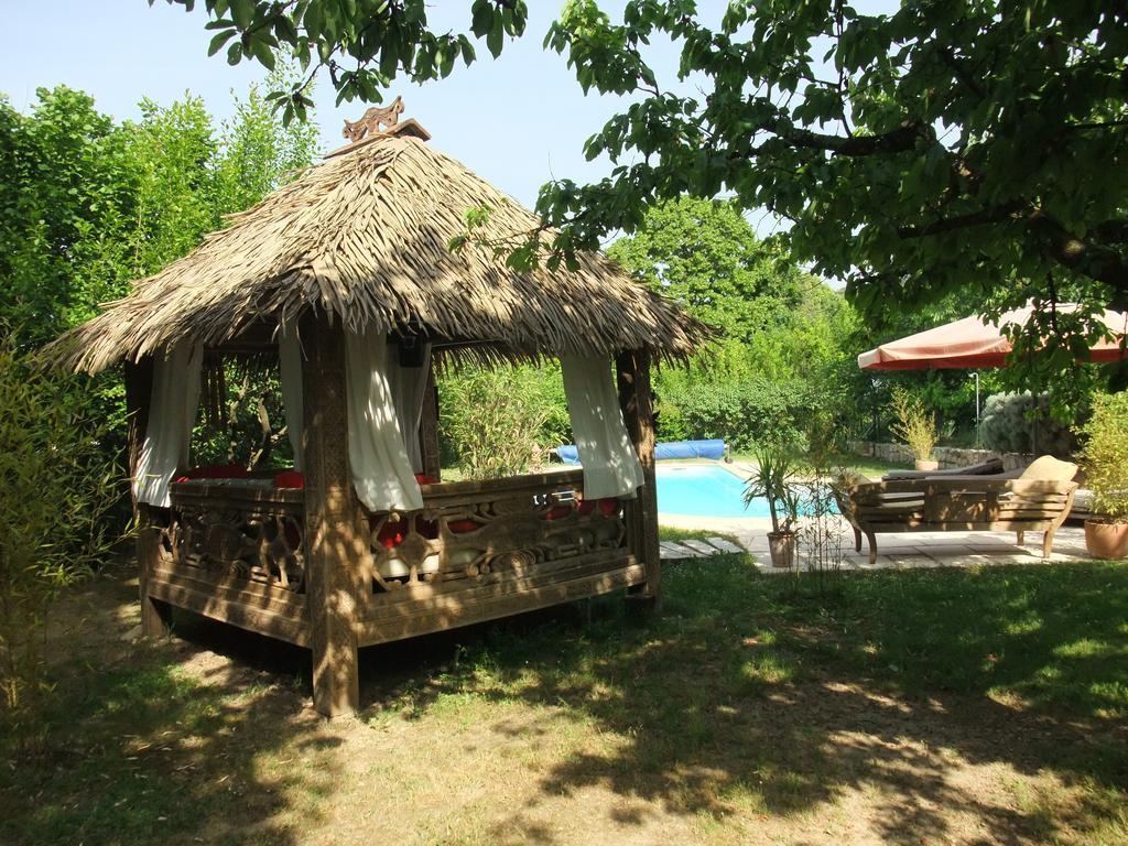 Gite La Paillote Сен-Бонне-де-Монтору Екстер'єр фото