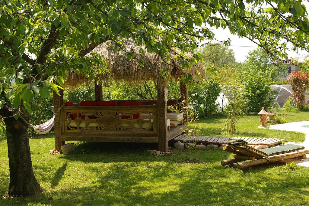 Gite La Paillote Сен-Бонне-де-Монтору Екстер'єр фото